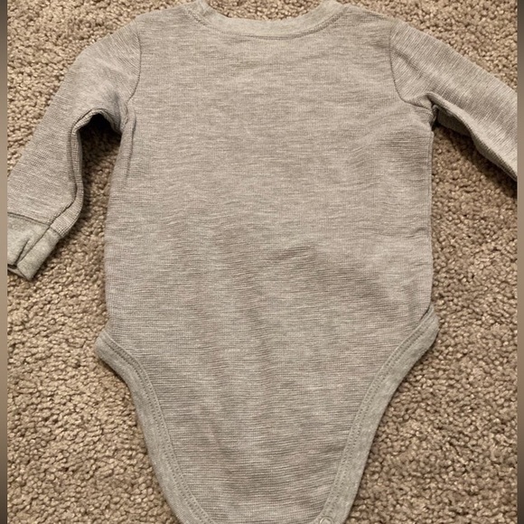 OshKosh Yeti for the Holidays Gray Onesie - Picture 3 of 5